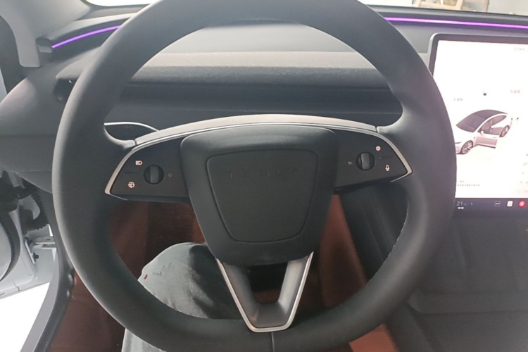 Tesla Model 3 2026 car image #11