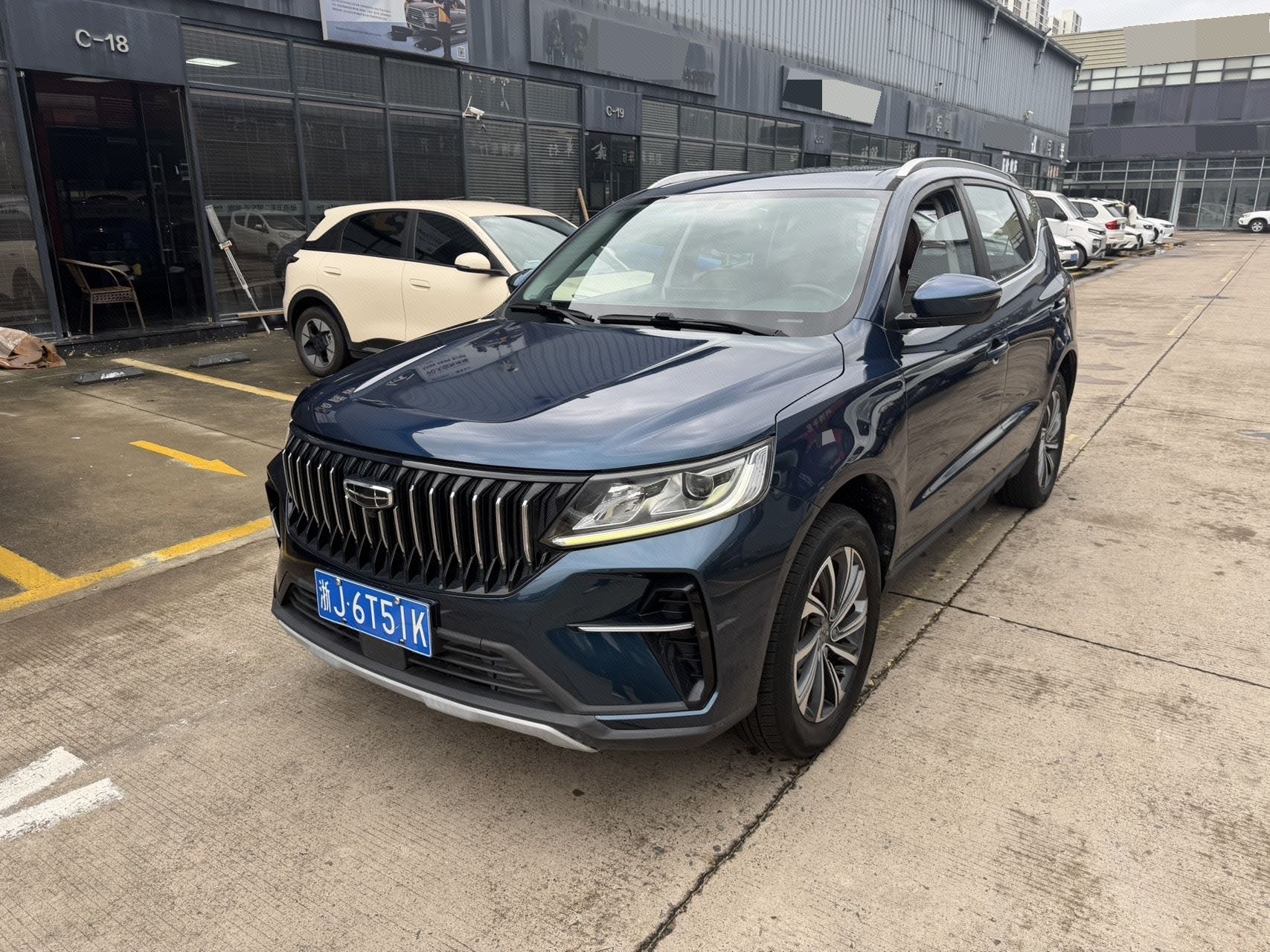 GEELY Vision X6 2021 car image 
