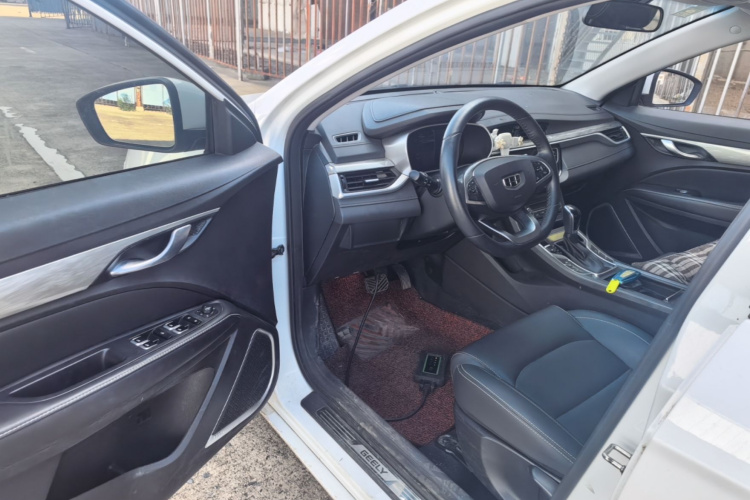 GEELY Emgrand 2019 #12 GEELY Emgrand 2019 car image #12