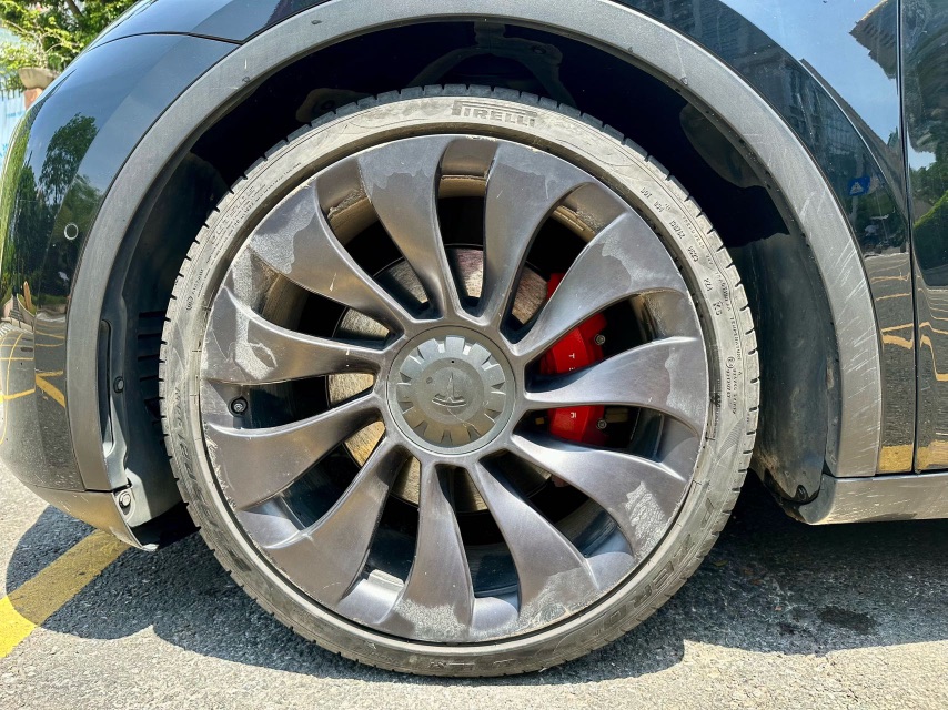 Tesla Model Y 2021 car image #9