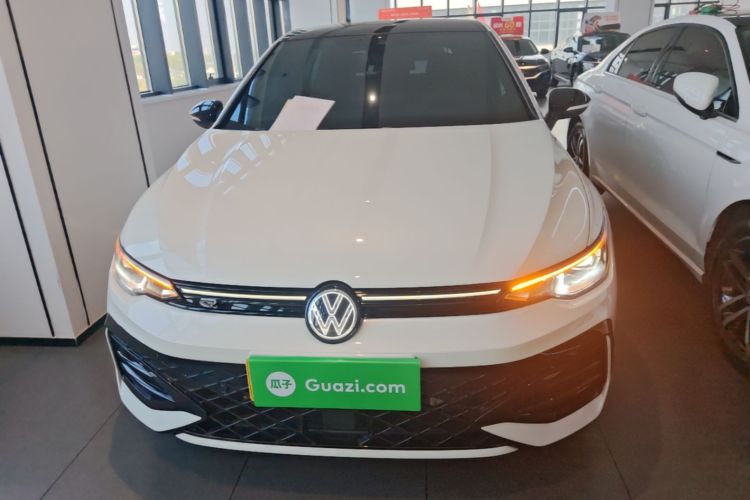 Volkswagen Golf 2024 imagen de coche #3