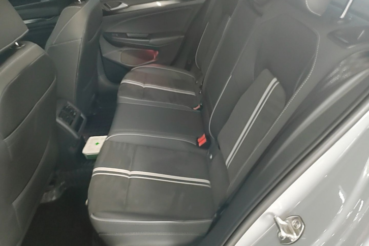 Volkswagen Golf 2021 car image #17