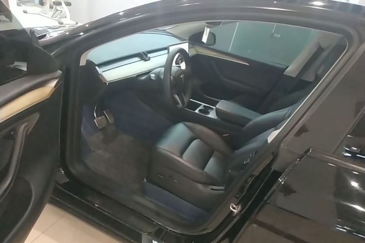 Tesla Model Y 2023 #16 Tesla Model Y 2023 car image #16
