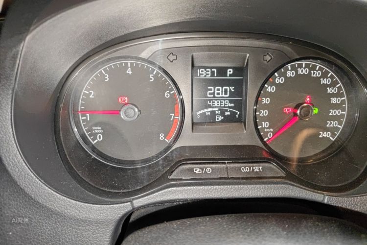 Volkswagen Polo 2016 car image #14