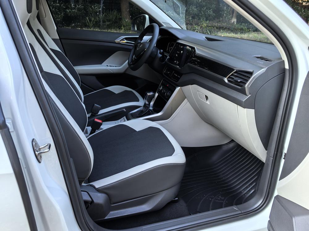 Volkswagen T-Cross 2023 #9 Volkswagen T-Cross 2023 car image #9