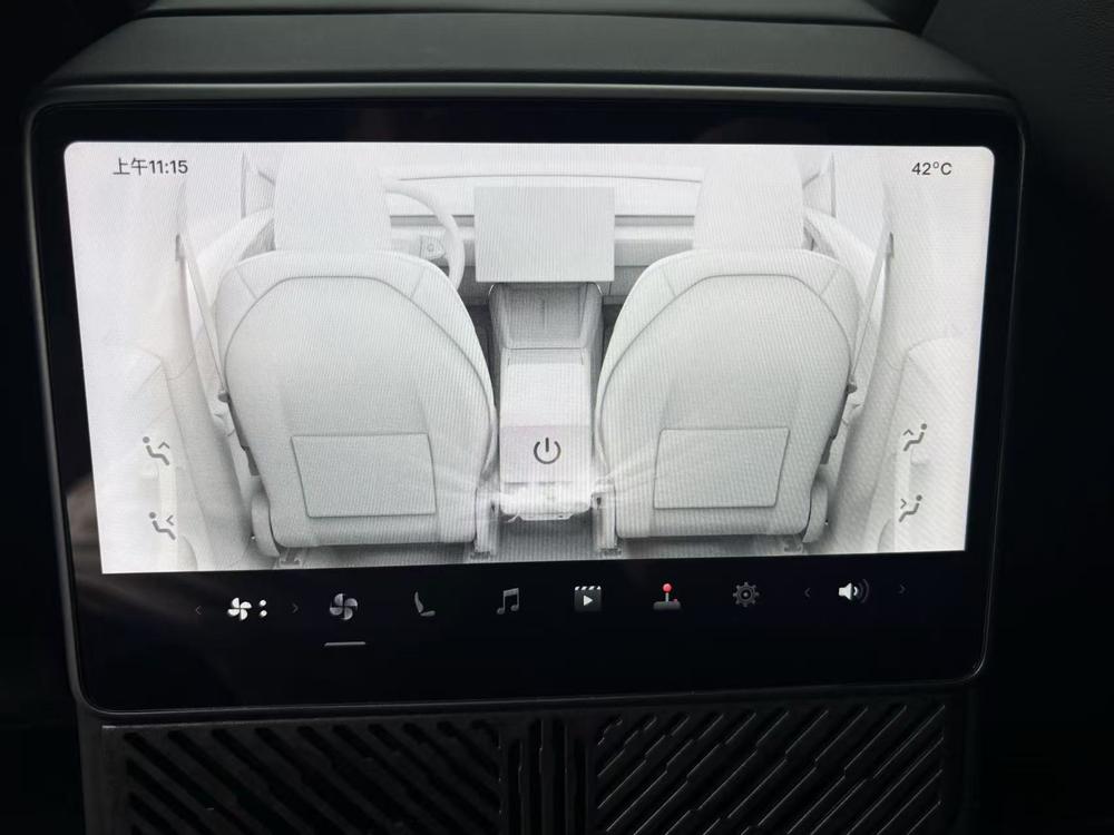 Tesla Model Y 2026 car image #8