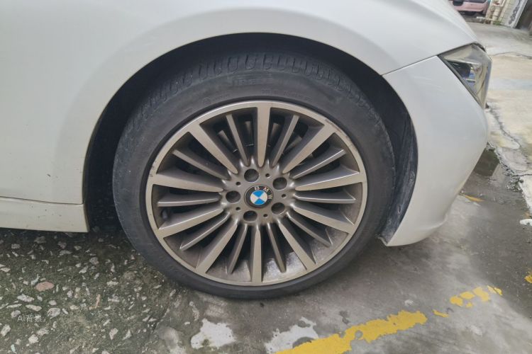 BMW 3 Series 2019 car image #9