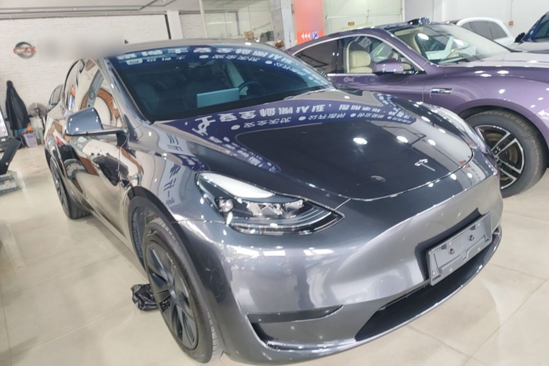 Tesla Model Y 2024 car image #2