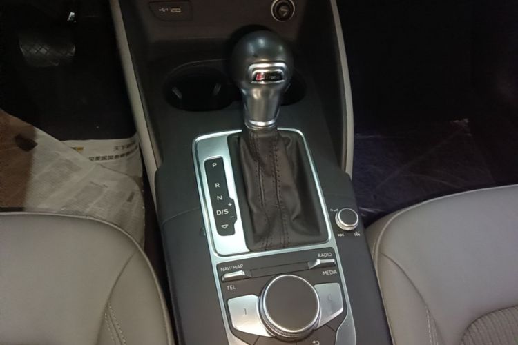 Audi A3 2018 immagine di auto #14