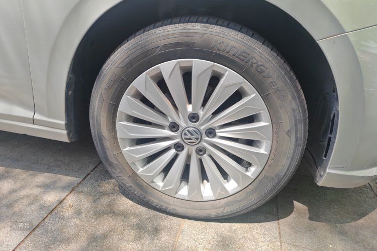 Volkswagen Lavida 2020 car image #9