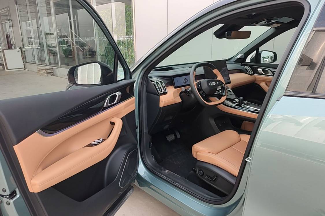 GEELY Boyue L 2026 car image #12
