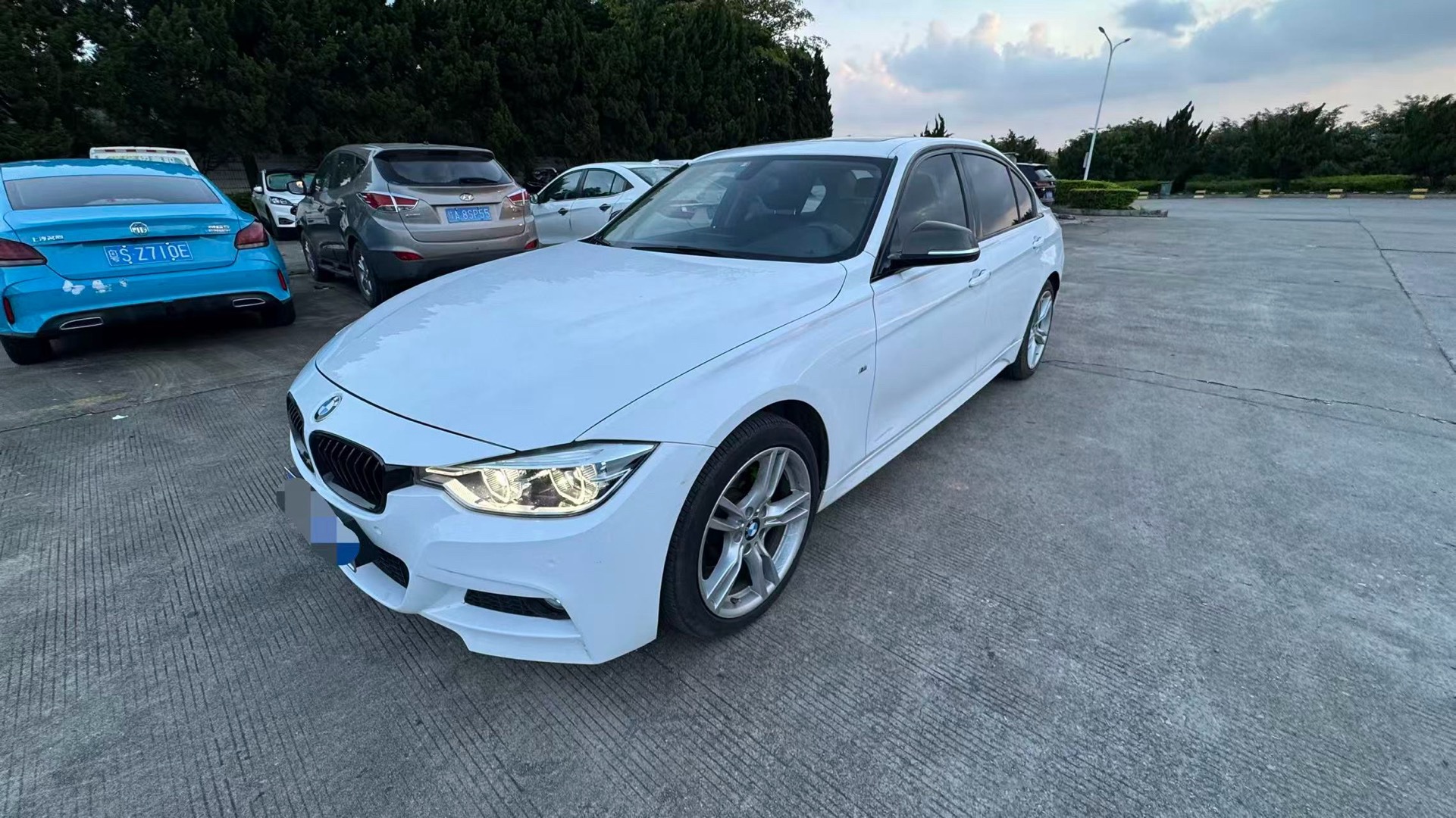 BMW 3 Series 2018 car image 