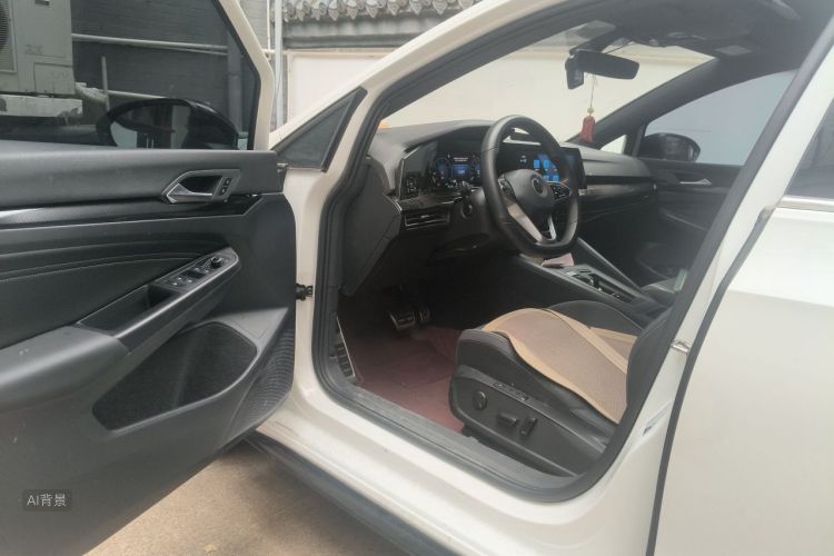 Volkswagen Golf 2023 car image #18