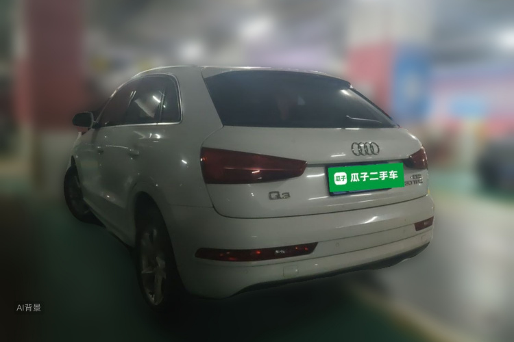 Audi Q3 2017 car image #5