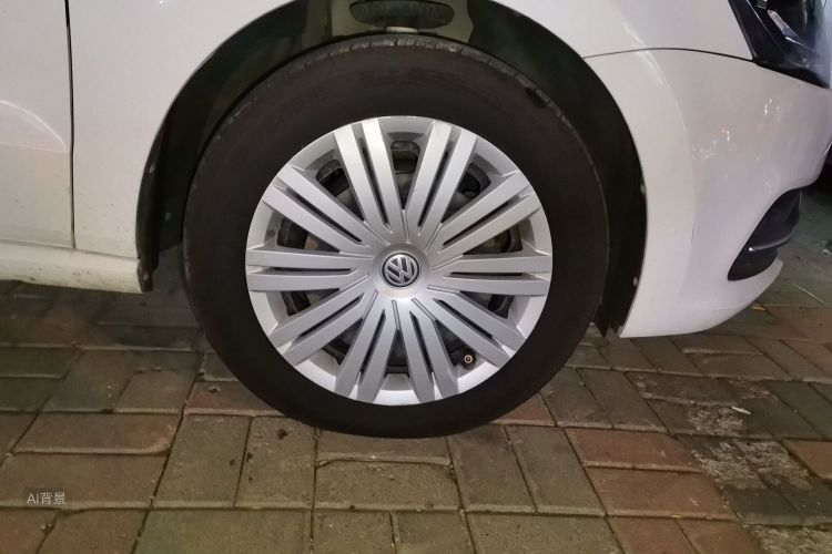 Volkswagen Polo 2016 car image #9