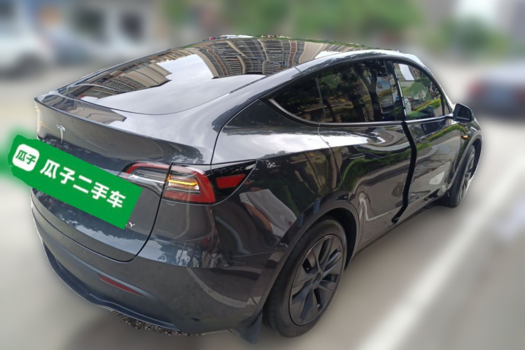 Tesla Model Y 2024 #5 Tesla Model Y 2024 car image #5