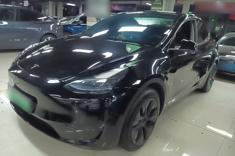 Tesla Model Y 2023 #2 Tesla Model Y 2023 car image #2