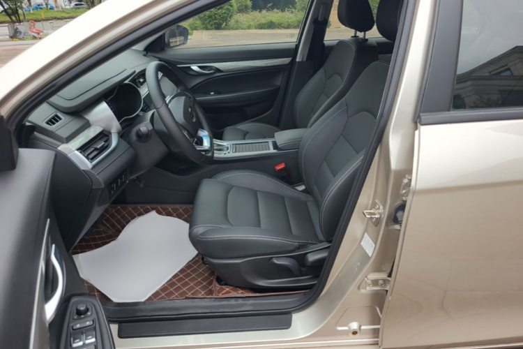 GEELY Emgrand 2019 #15 GEELY Emgrand 2019 car image #15