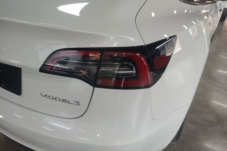 Tesla Model 3 2023 car image #8