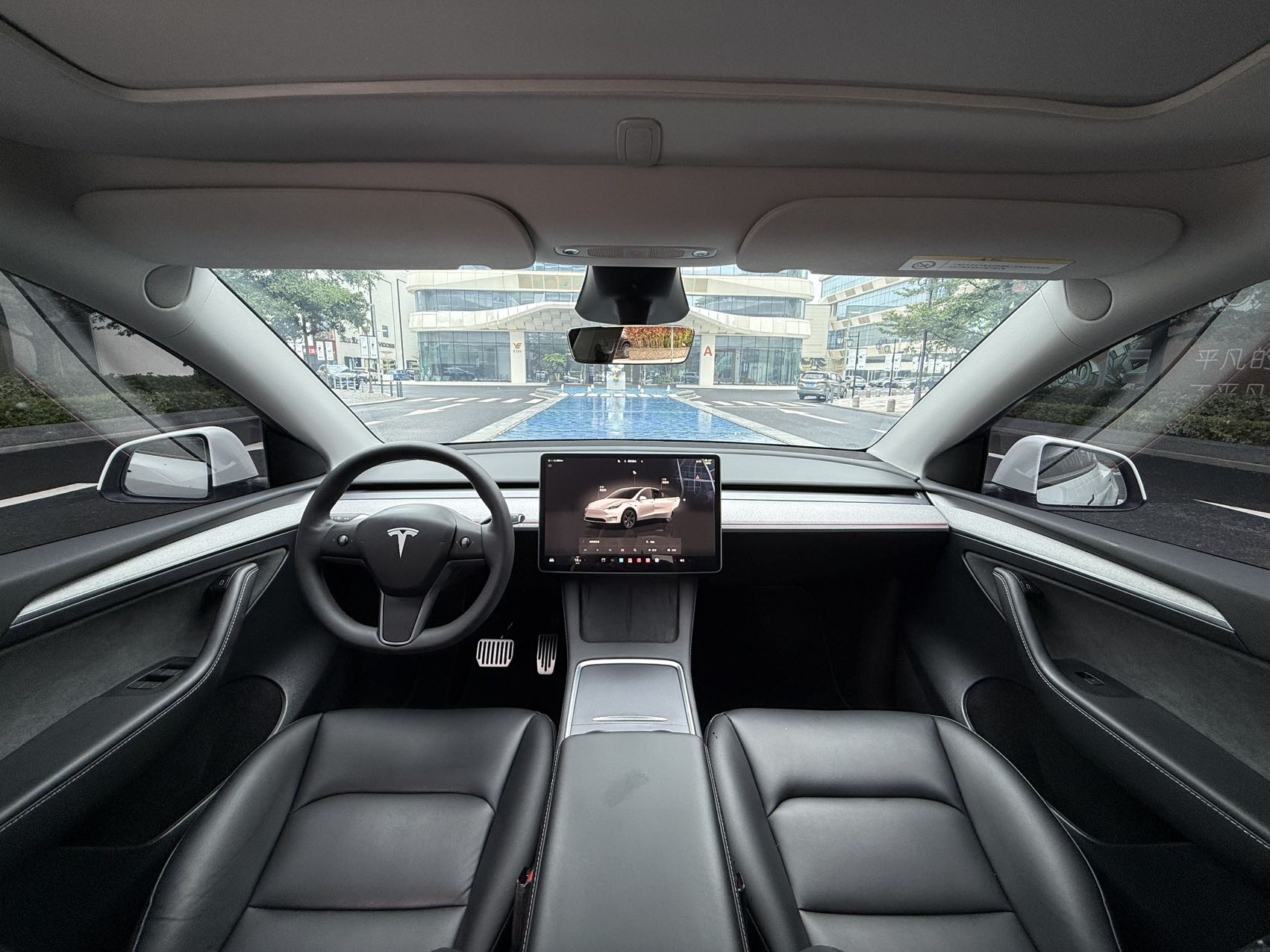 Tesla Model Y 2024 car image #7