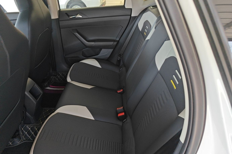 Volkswagen Polo 2020 car image #13