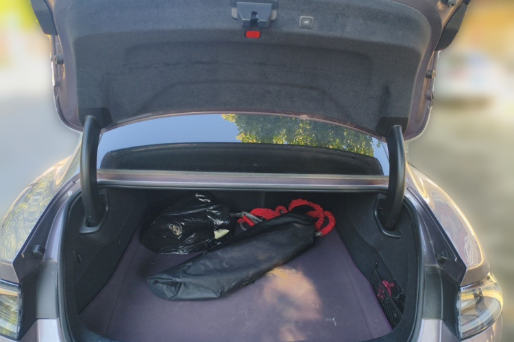 MI SU7 2025 immagine di auto #26