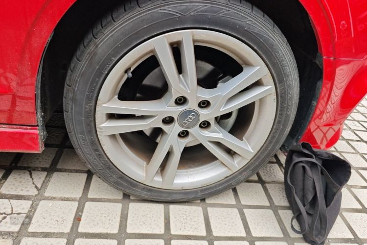 Audi A3 2019 car image #9