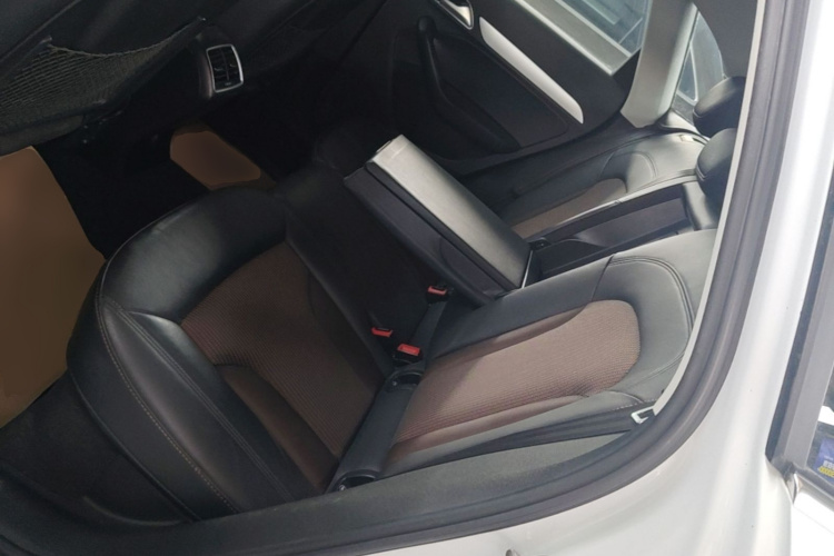 Audi Q3 2018 #17 Audi Q3 2018 car image #17