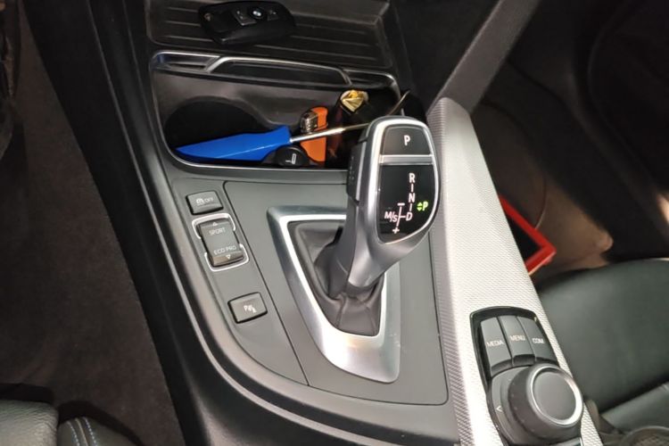 BMW 3 Series 2018 #14 BMW 3 Series 2018 car image #14