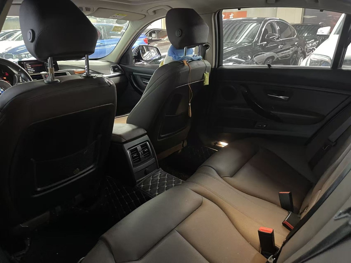 BMW 3 Series 2018 #8 BMW 3 Series 2018 car image #8