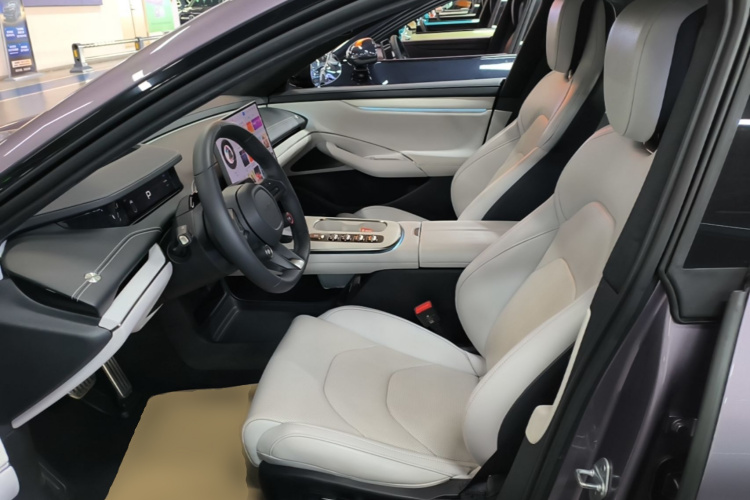 MI SU7 2024 car image #15