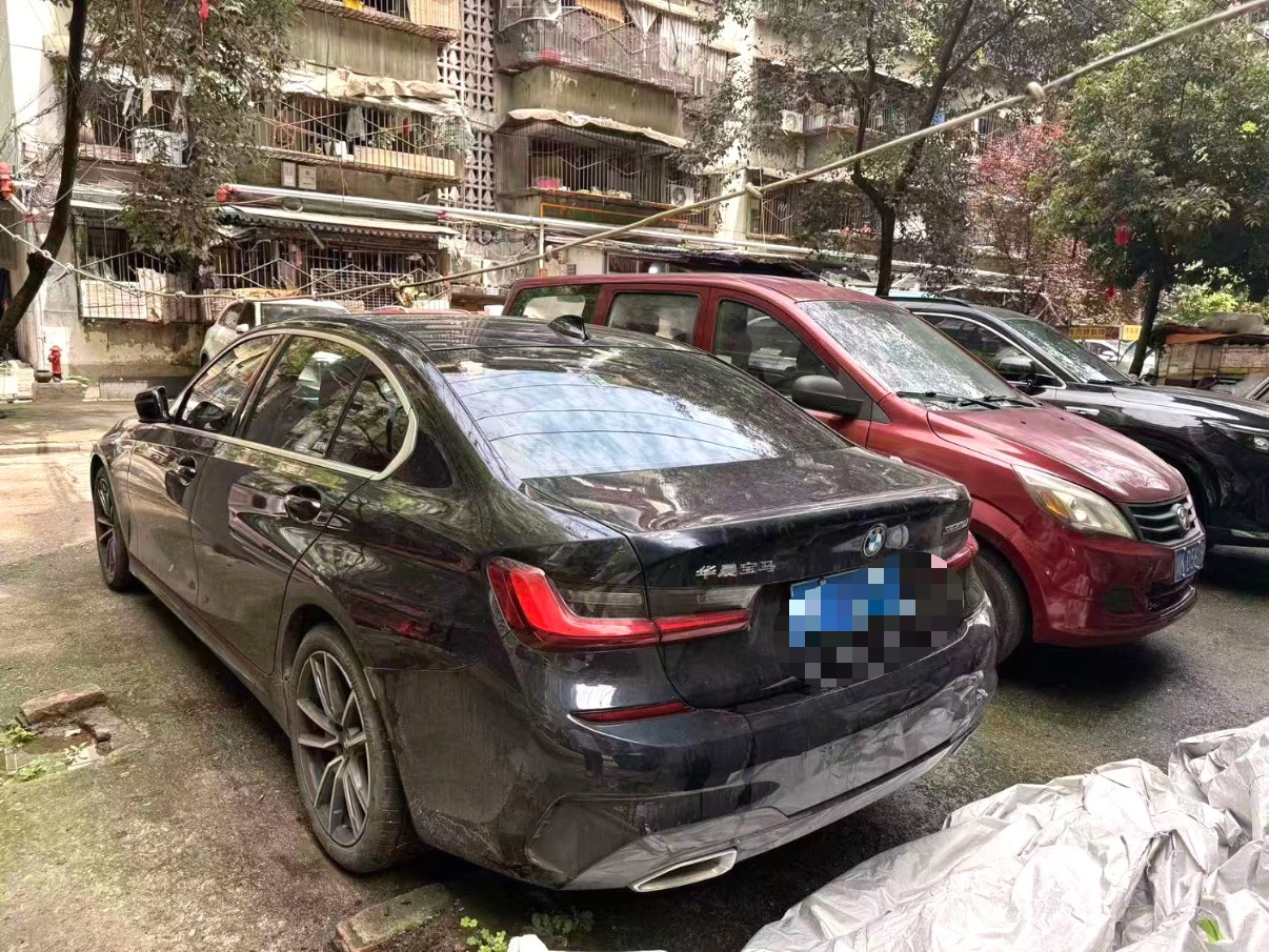 BMW 3 Series 2022 immagine di auto #5