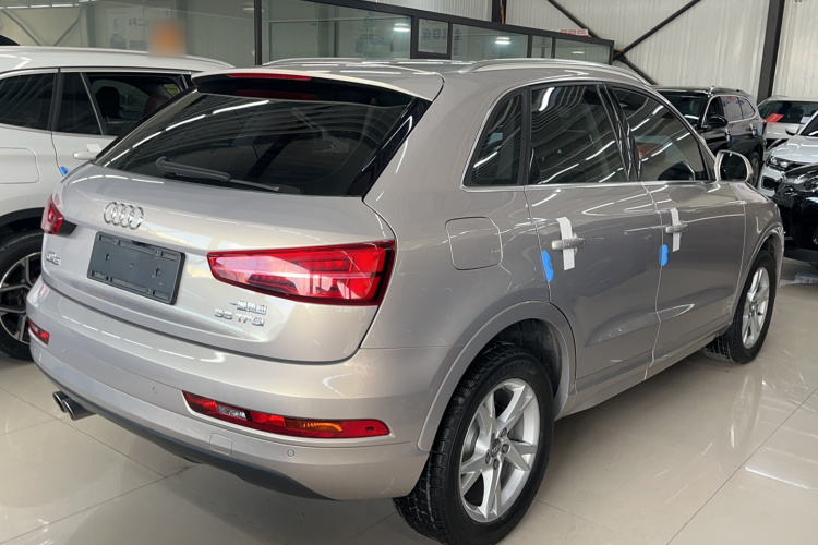 Audi Q3 2018 car image #7