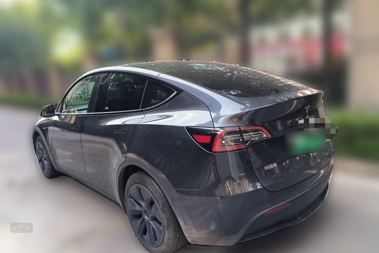 Tesla Model Y 2024 #5 Tesla Model Y 2024 car image #5