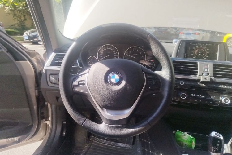 BMW 3 Series 2017 car image #12