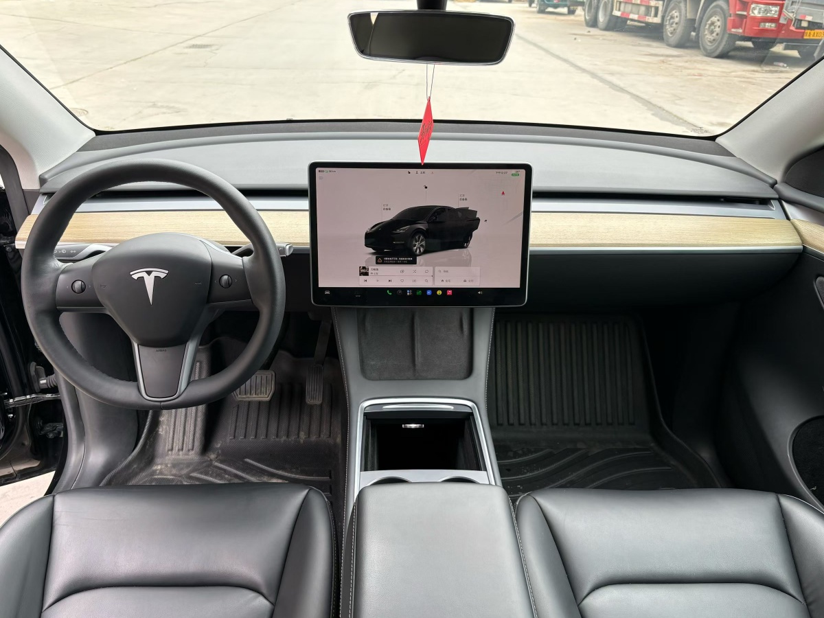 Tesla Model Y 2023 #9 Tesla Model Y 2023 car image #9