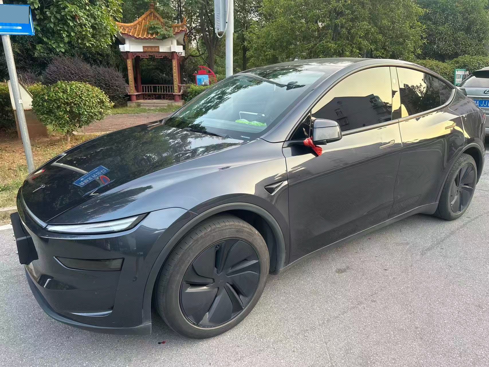 Tesla Model Y 2025 Tesla Model Y 2025 car image