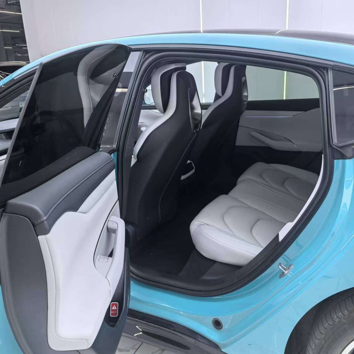 MI SU7 2025 car image #5