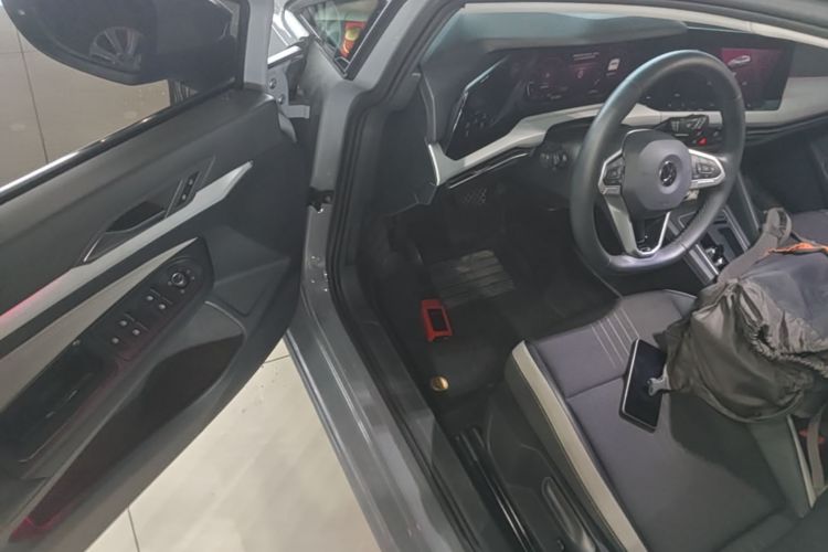 Volkswagen Golf 2022 car image #16