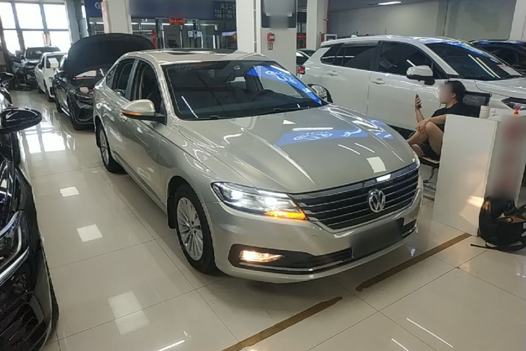 Volkswagen Lavida 2018 car image #4