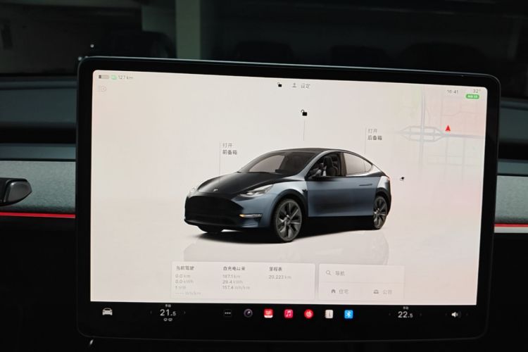 Tesla Model Y 2024 immagine di auto #13