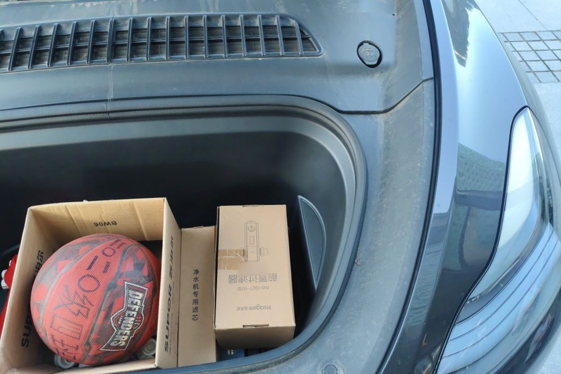 Tesla Model Y 2024 immagine di auto #12