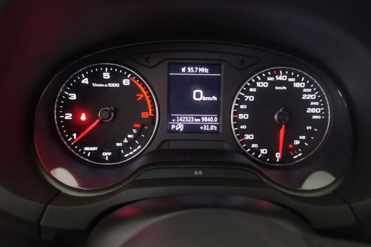 Audi A3 2018 car image #13