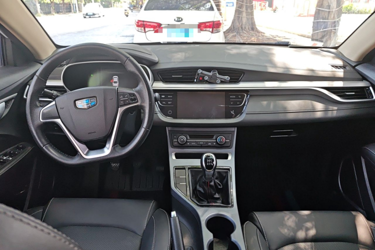 GEELY Emgrand 2019 #7 GEELY Emgrand 2019 car image #7