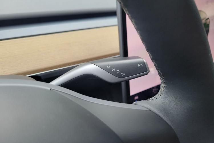 Tesla Model Y 2022 car image #22