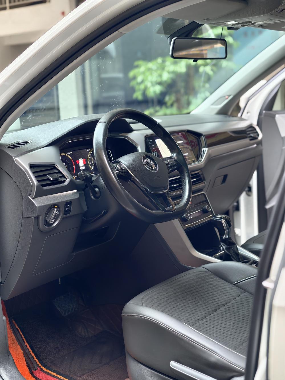 Volkswagen T-Cross 2020 #10 Volkswagen T-Cross 2020 car image #10