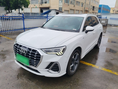 Audi Q3 2021 car image 