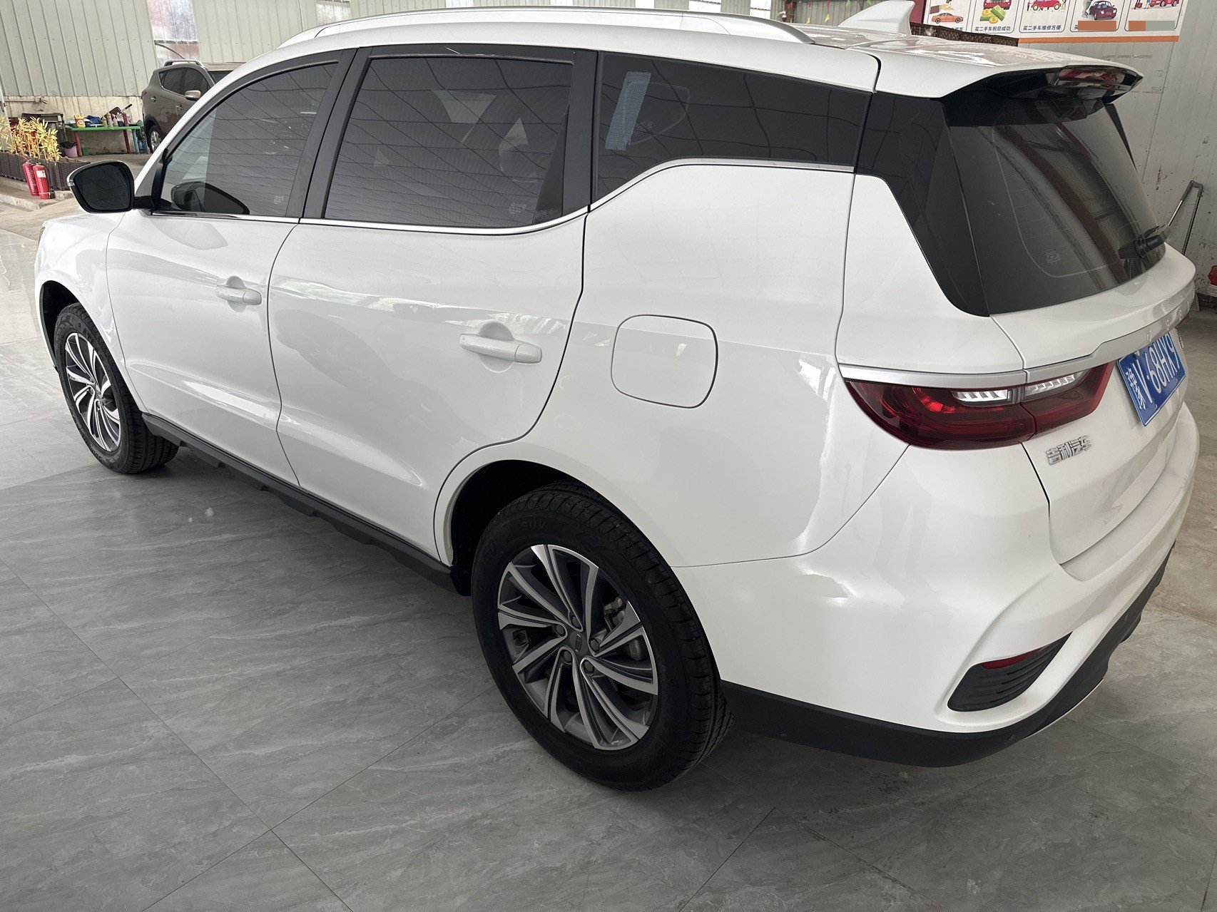 GEELY Vision X6 2021 car image #5