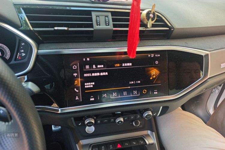Audi Q3 2019 #15 Audi Q3 2019 car image #15