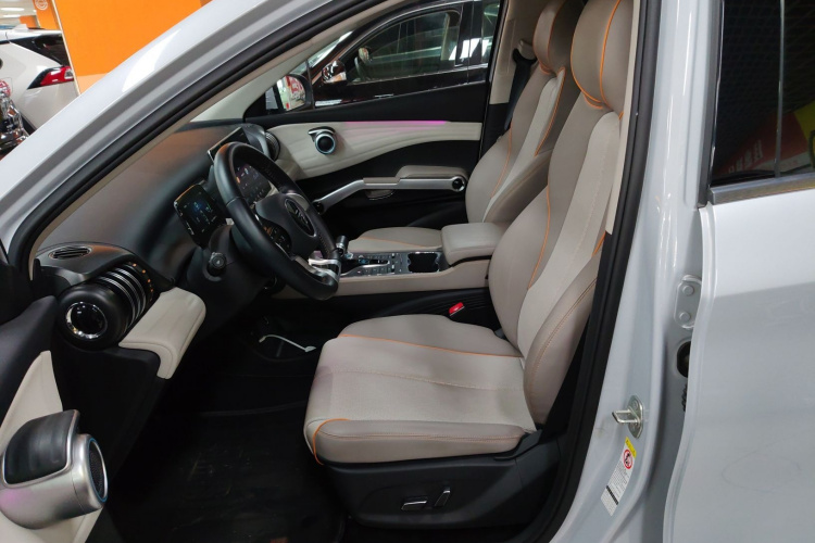 BYD Yuan Plus 2023 صورة سيارة #15